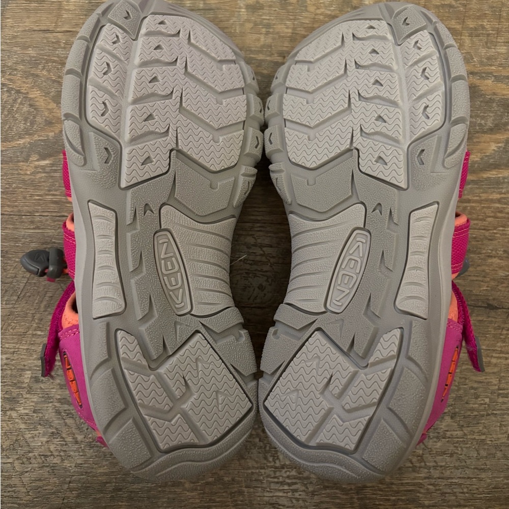 NWOT Keen Sandals in Pink and Orange - Picture 3 of 3